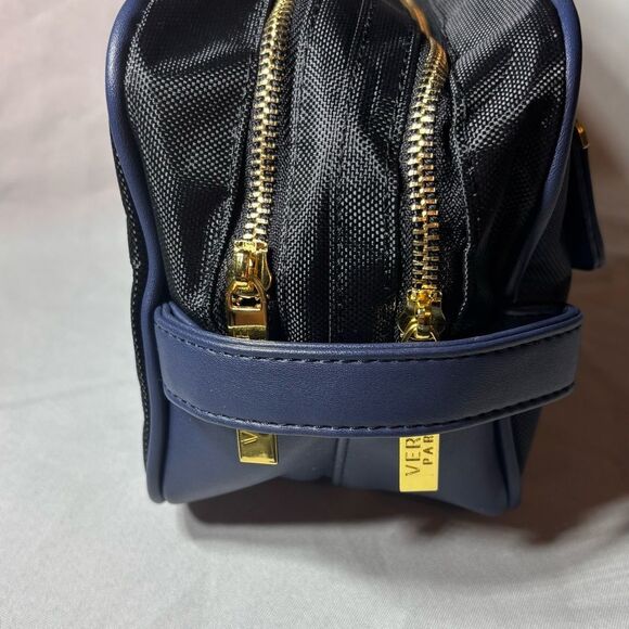 New! Versace Travel Pouch Bag Toiletry Case
Vanity Case - Picture 9 of 13